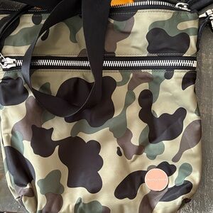 Shorty Love Camo criss Body Messenger Bag